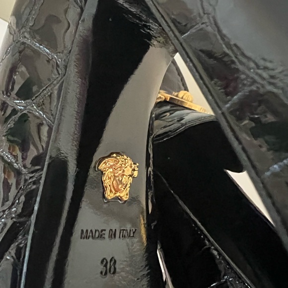 VERSACE AW18 Runway black croc gold Medusa chain loafer platform heel EU38 - Picture 9 of 11